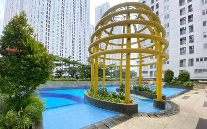 Homey and Comfy Studio at Bassura City By Travelio