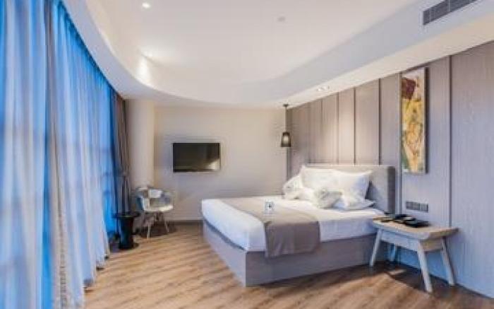 FM BLEISURE Hotel Qingdao Chengyang MixC