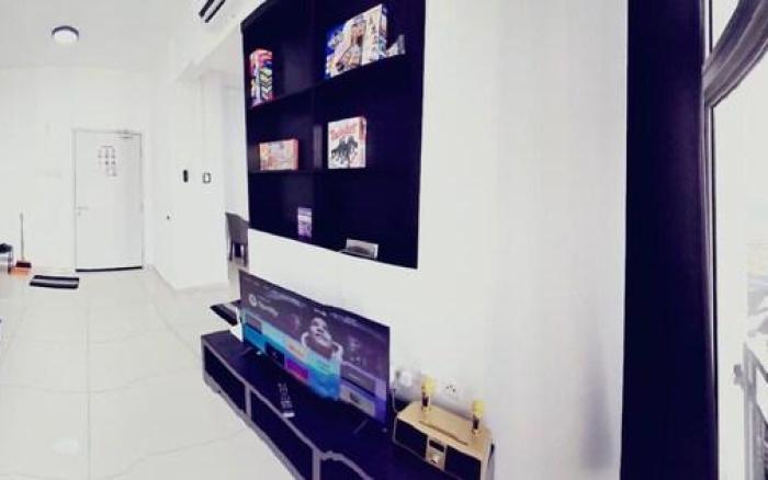 "Fun-Filled Condo: Midas “