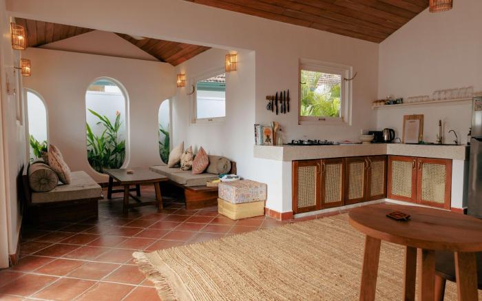 New 3 Bedroom Villa, Private Pool, 250m to Beach