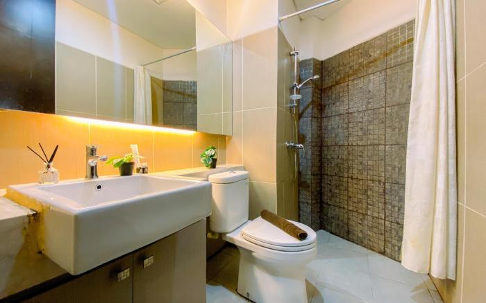 Homey 2BR at GP Plaza Apartment By Travelio