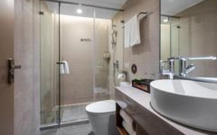 Home Inn Plus Hangzhou West Lake Lakeside Hefang Pedestrian Street