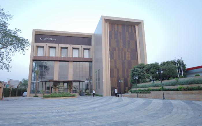 Clarks Inn Etawah