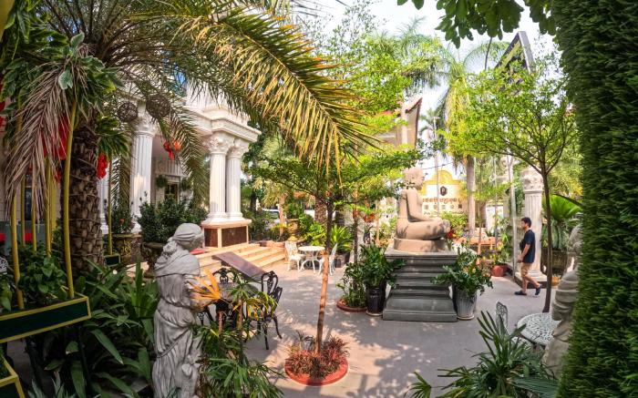 Lucky International Hotel