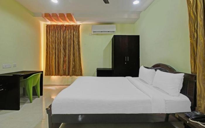 Goroomgo LA GRACE Suit Bhubaneshwar