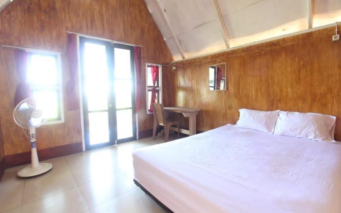 Rejeng Bungalow Near Gangga Waterfall
