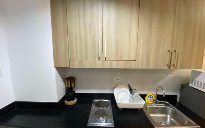 Shore1 Top Floor; Modern room w/2 double size beds