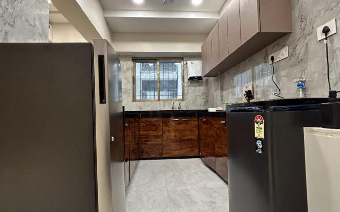 Downtown 3 Bhk Appt, Mahalaxmi, 1402
