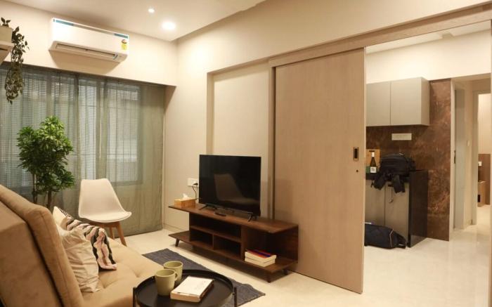 Downtown 1BHK Cozy, Mahalaxmi. 1202