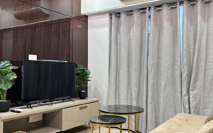 DownTown 1bhk Luxury Apartment in Mahalaxmi, 602