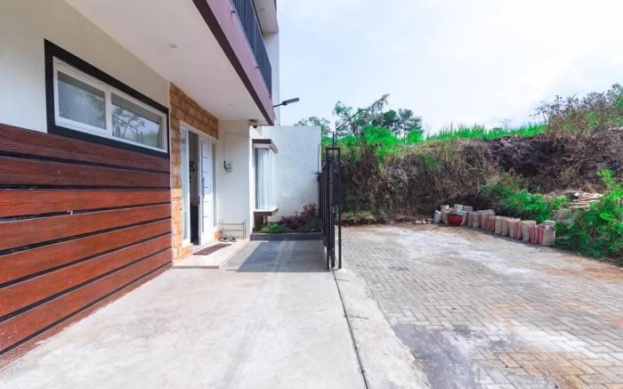 Azzalia 2 with Private Pool and Karaoke Room