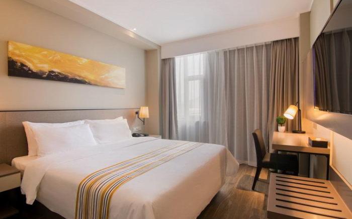 Home Inn Plus Beijing Chaoyangmen Metro Station