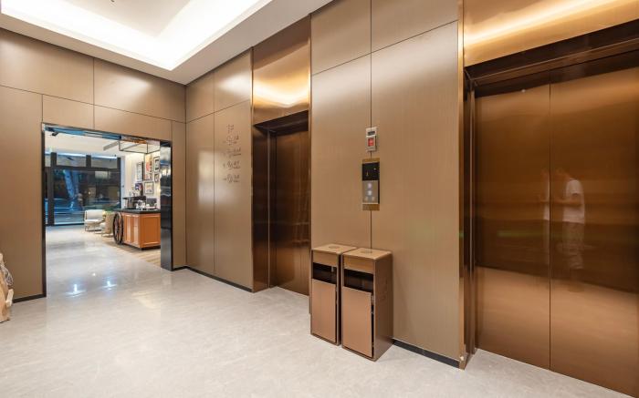 Home Inn Plus Beijing International Exhibition Liufang Metro Station