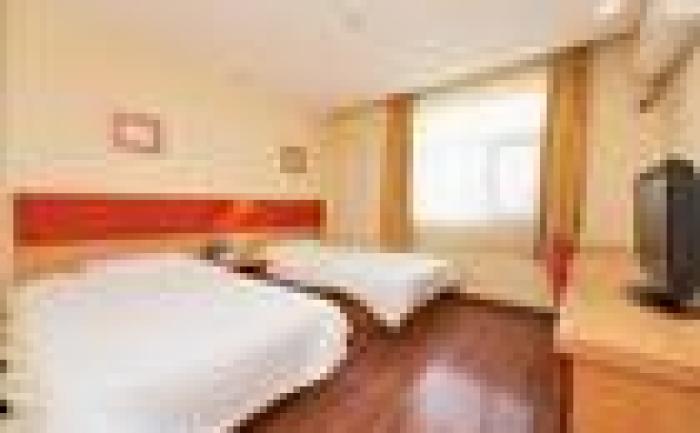 Home Inn Beijing Guomao Jinsong Metro Station