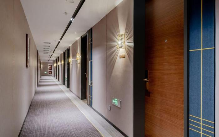 Home Inn Plus Nanjing Confucius Temple Sanshan Street Metro Station Xinanli