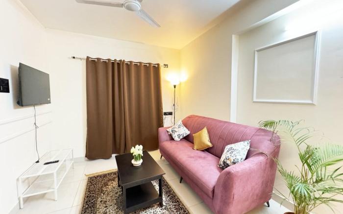 Chic & Central 2BHK Oasis: Fully Equipped