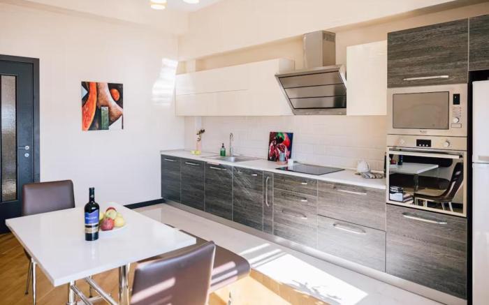 4 star lux apartment baku