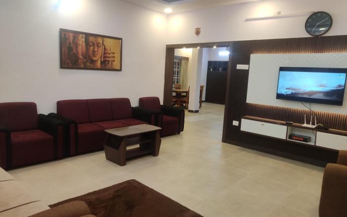 Chill Breeze Castle - 4BHK Villa with Captivating city view & Mountain view, Wifi, Campfire, Homemad