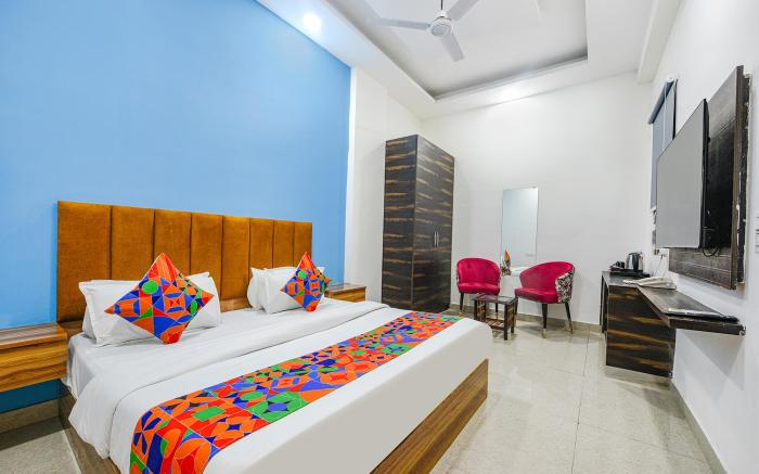 FabHotel Radiant Blu