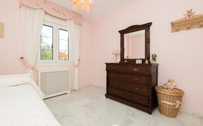 ROCIO - Nice house in urbanisation with shared swimming pool and free Wifi