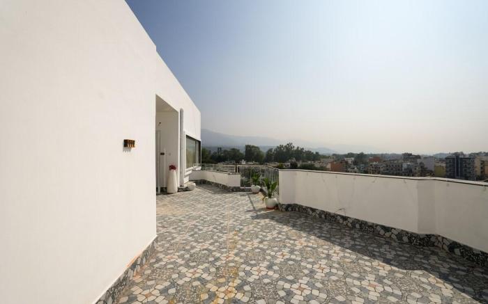 Expansive & Indulgent 3Bhk with Private Terrace