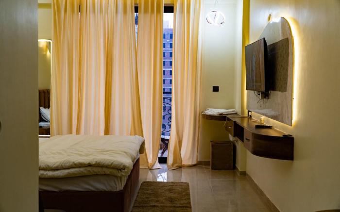 Comfort Stay In Omaxe Hazratganj