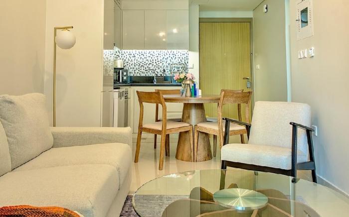 Elegant 1-BR Near Burj Khalifa