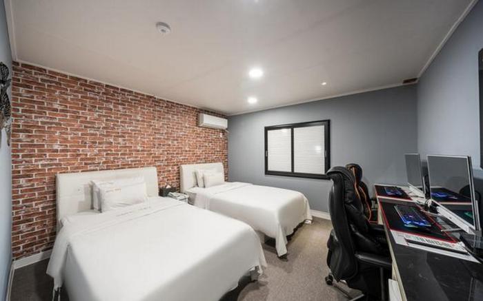 Gunsan Hotel May