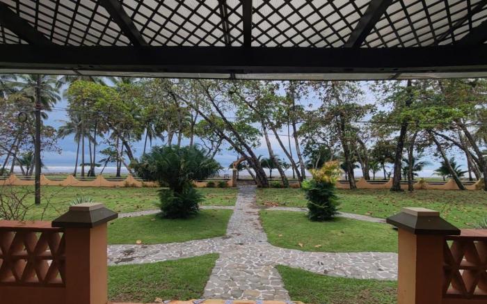 Marenaz Oceanfront Resort