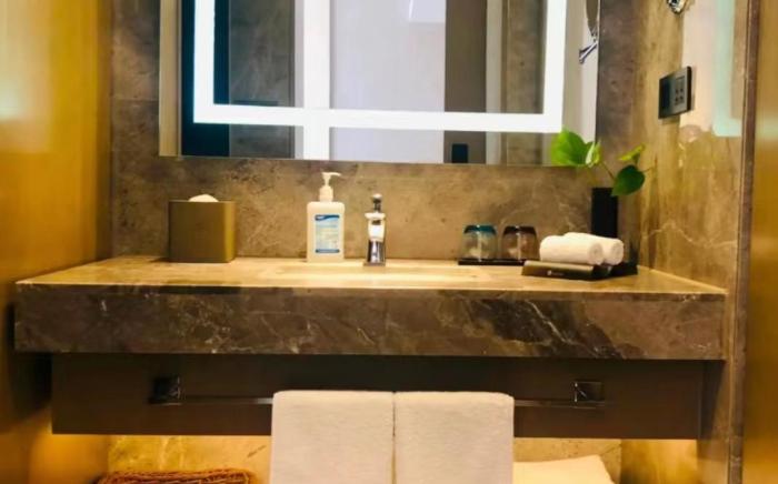 WASSIM Hotel Shanghai Tourism Resort Chuansha Metro Station