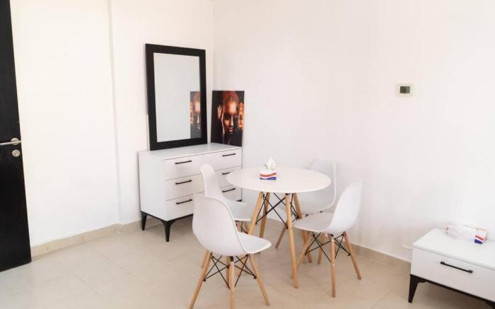 1BR near metro and tramp