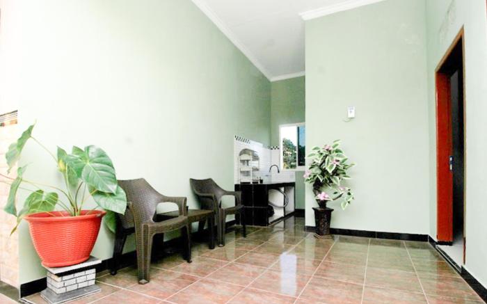 Urbanview Griya Lota Guest House Banyuwangi