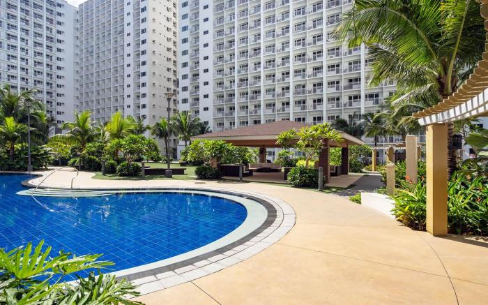 SHORE Staycation  Near MOA