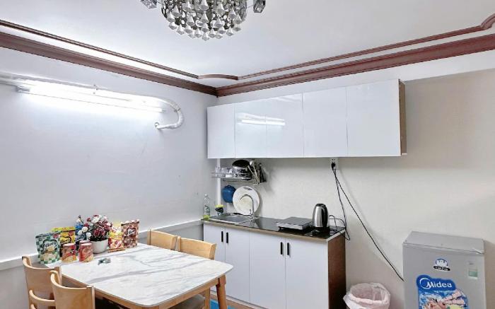 Gem’s House 1– Deluxe Apartment, Balcony & Kitchen