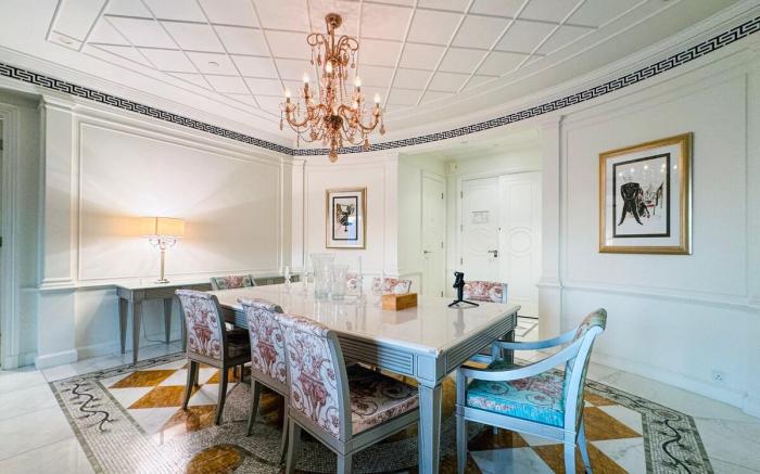 Brown Stone - Versace five Star Residence