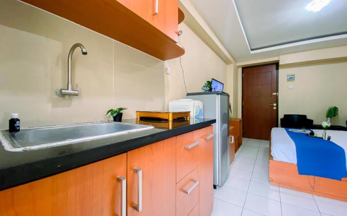 Comfy and Good Studio Kebagusan City By Travelio