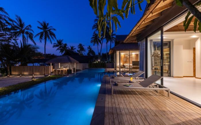 Private Beach Villa With Sunset Views-On The Sand