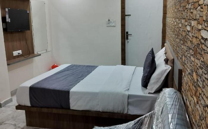 Goroomgo NR Nayan Residency Ahmedabad	