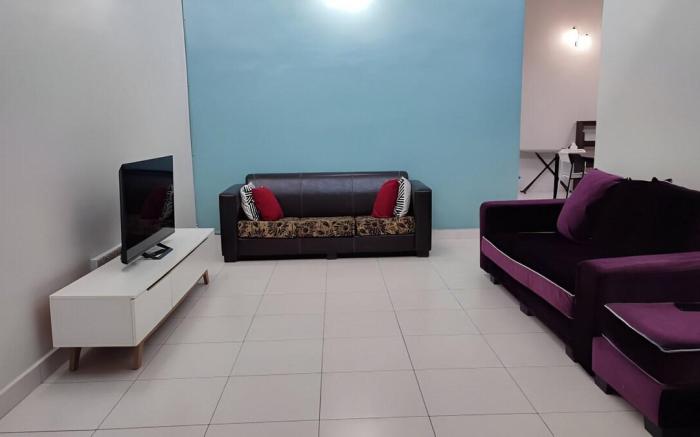 Raihana Homestay (TTU109) [3BR; Wi-Fi; Netflix]