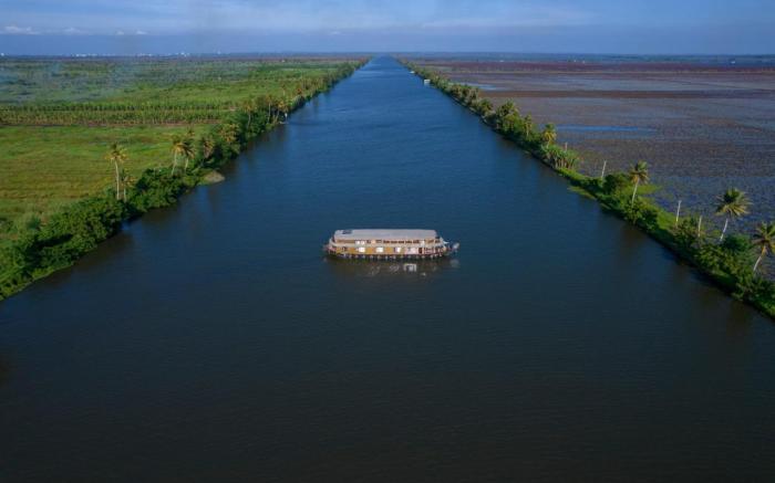 Kerala Nature Houseboat by Coco Floatel
