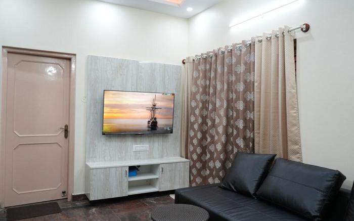 Lovely private 1BHK flat