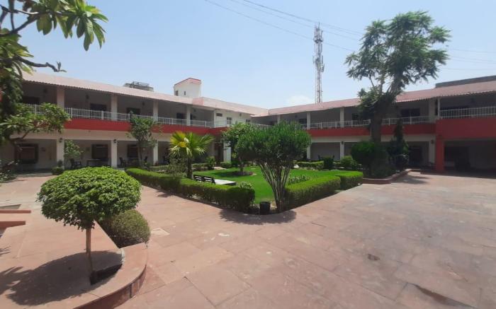 Hotel Goverdhan Tourist Complex