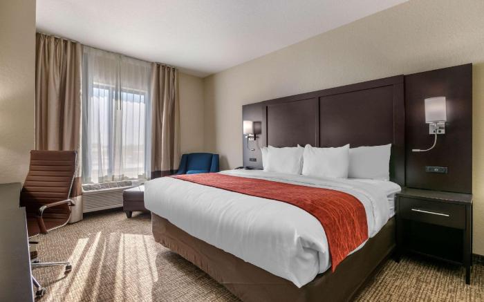 Comfort Inn & Suites Cedar Rapids CID Eastern Iowa Airport