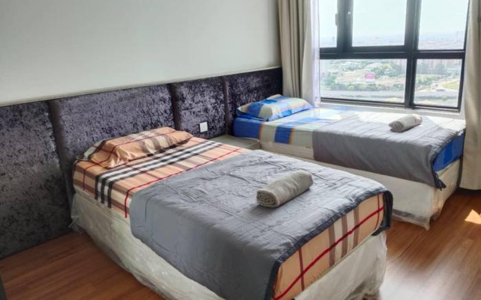 i- Suite 2 rooms+2bath @ i-City, Shah Alam by TRS
