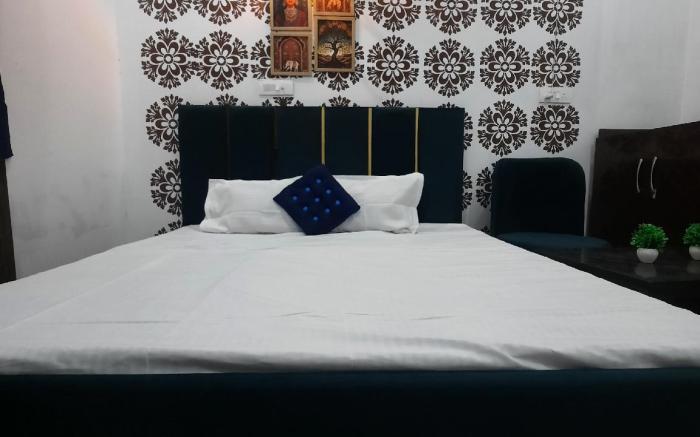 ICONIC RETREAT by ATULYAM STAYS 