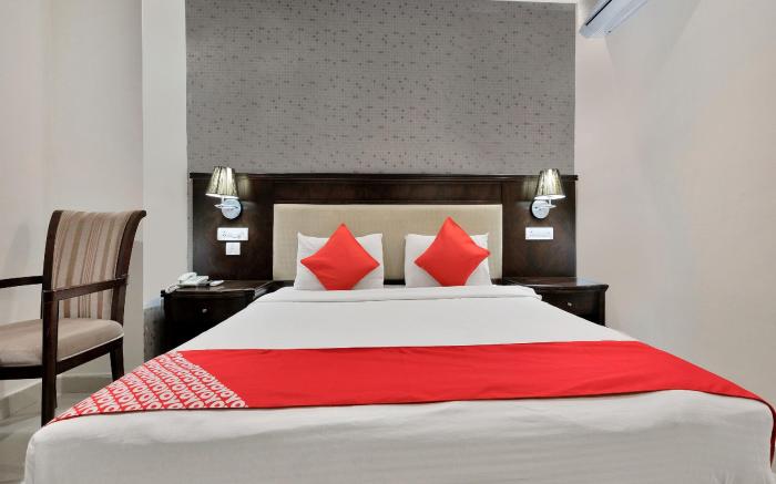 Capital O Rudra Grand Near Kondapur x Road