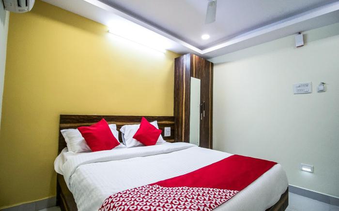 Collection O Hotel Sri Sai Grand Inn