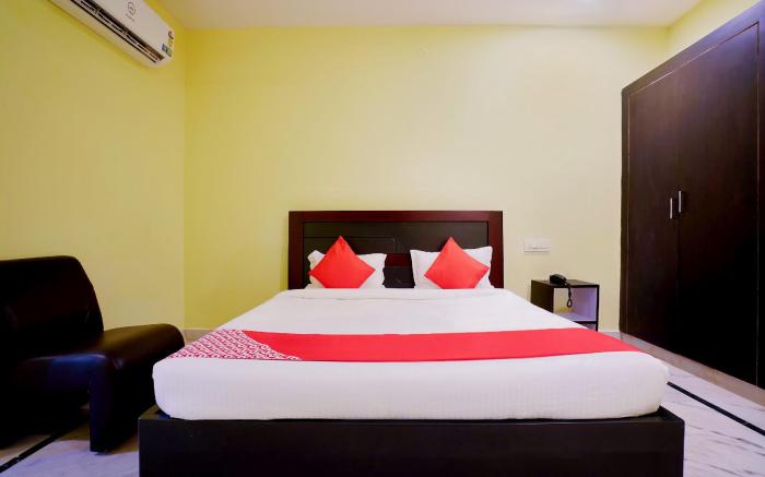 Hotel O Anuguna Tulasi Grand Near JNTU University Hyderabad