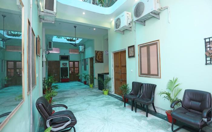 Super Collection-O Sara Grand Near Ram Manohar Lohia hospital