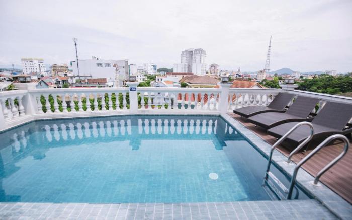 THE ORCHID PREMIUM HOTEL 